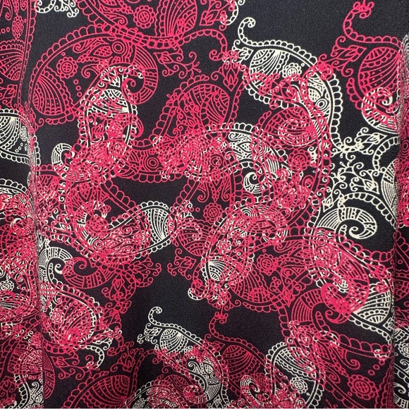 LulaRoe Women’s Black and Pink Paisley Liquid Knit Irma Size Small (8-10) - Picture 6 of 7